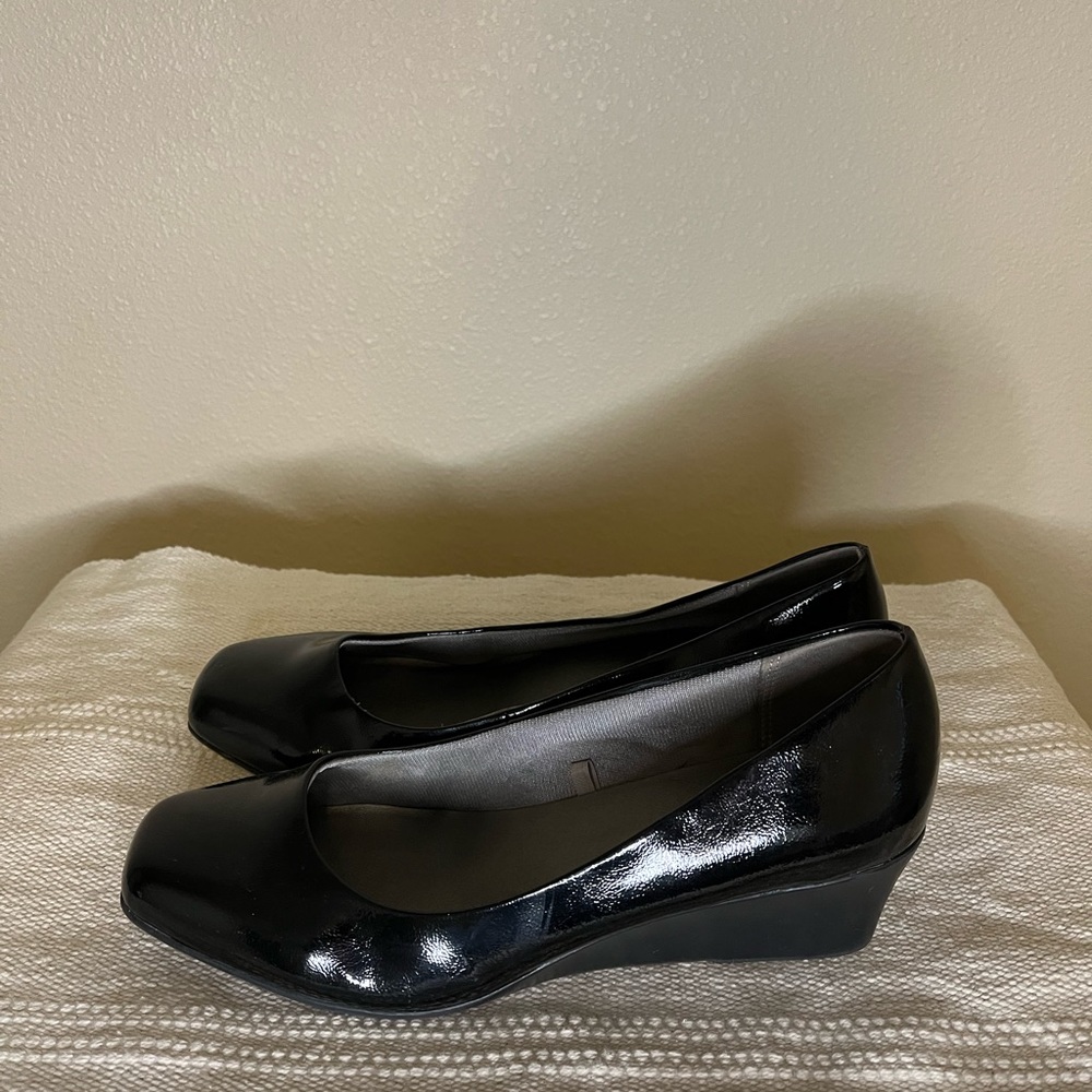 Lifestyle Women's Small  heels black